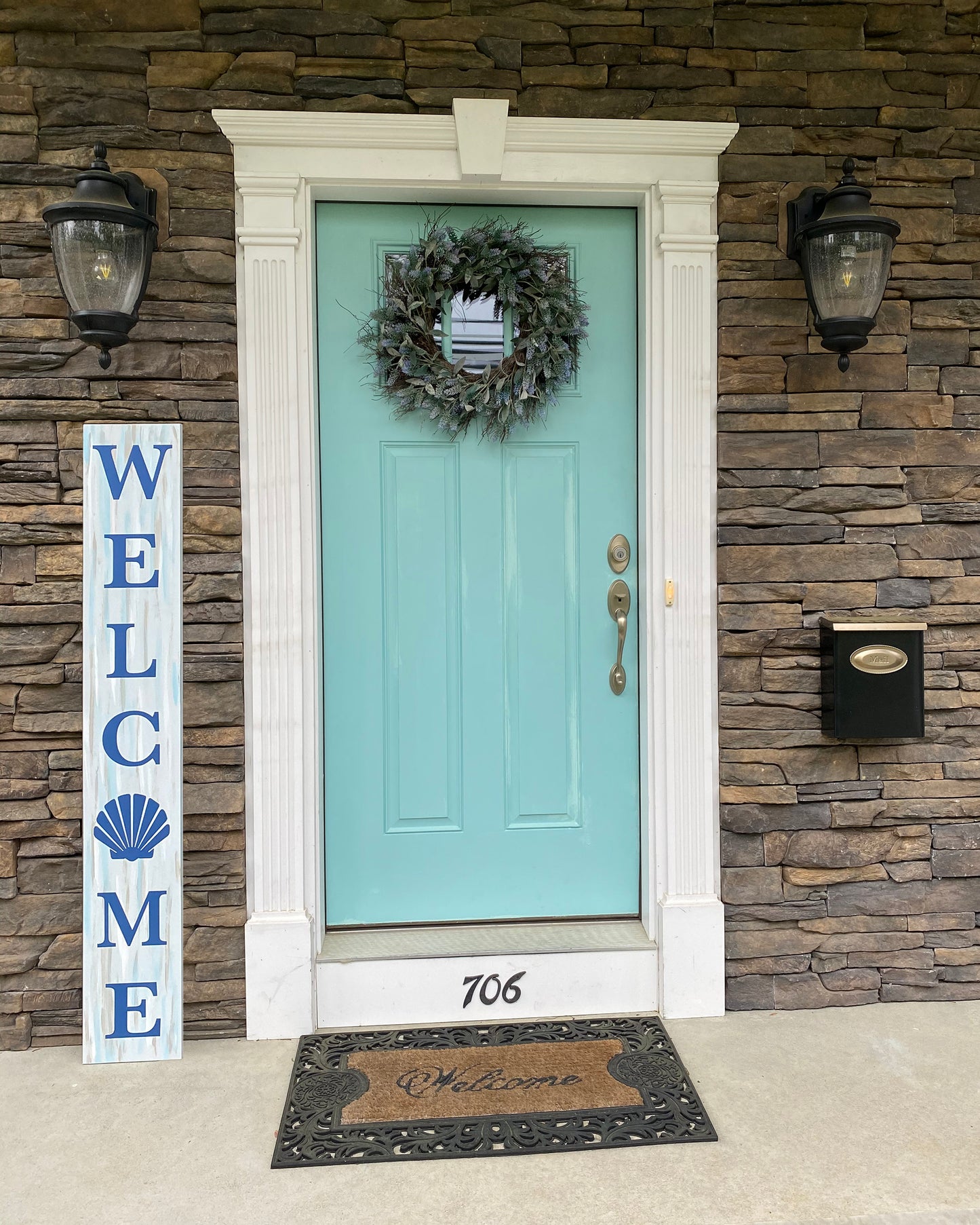 Handmade Wood Welcome Porch Leaner Sign with Seashell Design