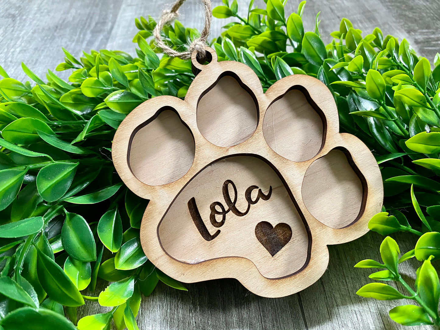 Custom engraved and 3d Dog Paw Ornament, Personalized with Pets name, Christmas tree decoration or gift for the holidays