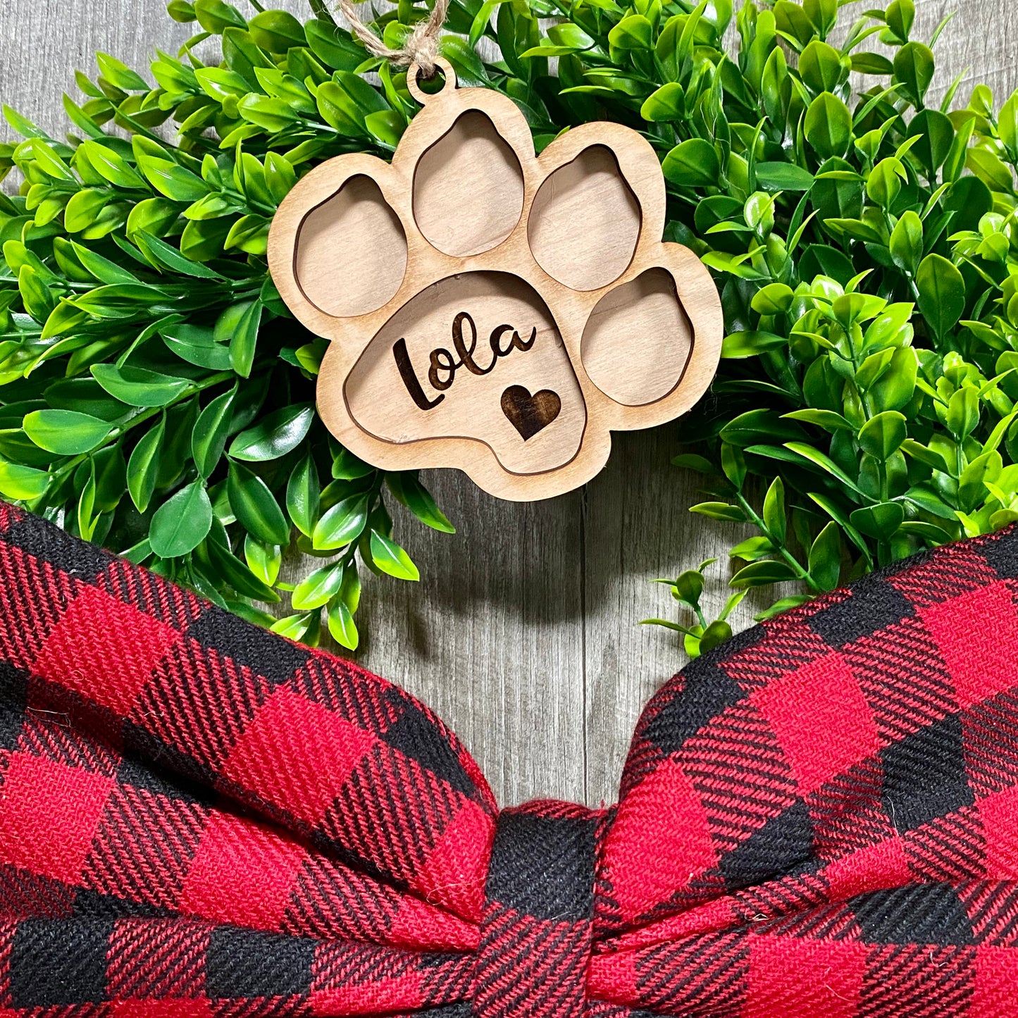 Custom engraved and 3d Dog Paw Ornament, Personalized with Pets name, Christmas tree decoration or gift for the holidays